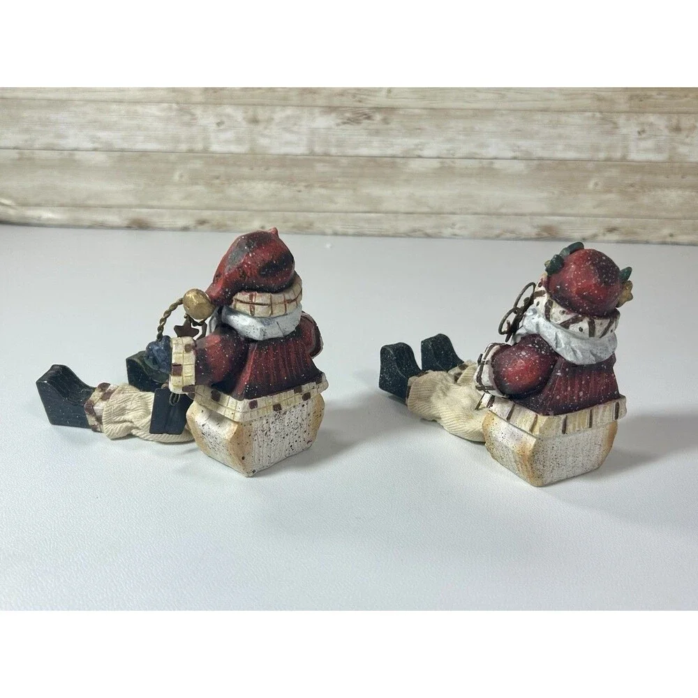 Set Rustic Sitting Wood Santa Figurines Plaid Metal Wire Folk Art Ornament Decor